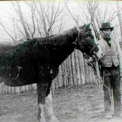 1_El caballo Malacara y el pionero John Evans-Gentileza Clery Evans, Museo Cartref Taid